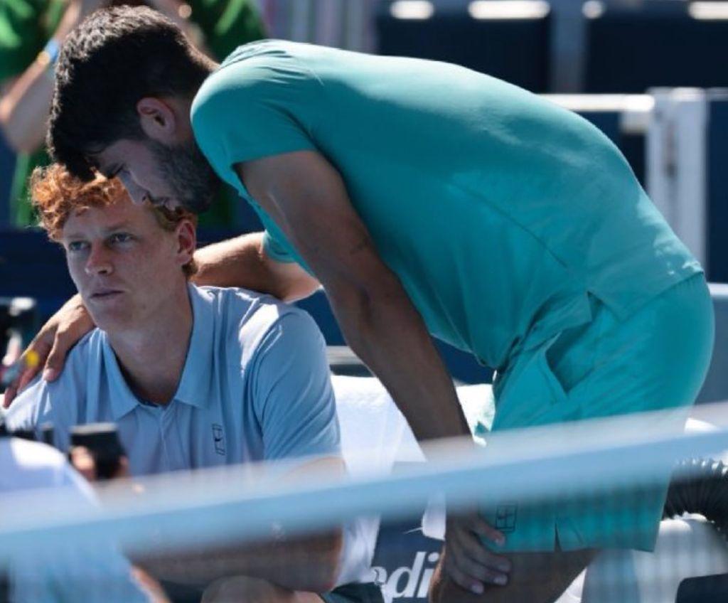 辛纳无法完, 而阿卡又, 次破掉了辛