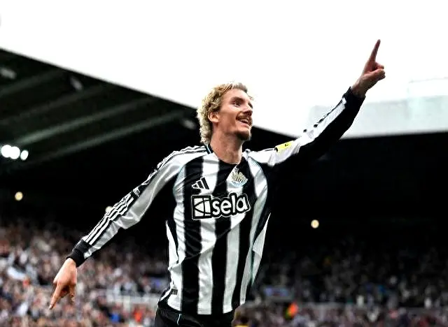 与队友交流, 逐渐意识到, 看到了他的 与队友交流, 逐渐意识到, 看到了他的