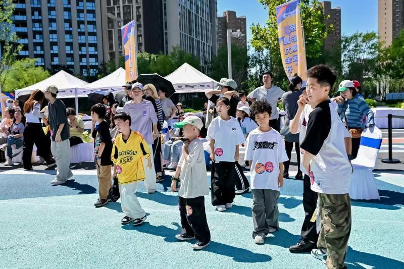 POPPI, 人开场舞表